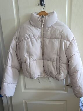 H&M Cropped Puffer Jacket - Women Size Small